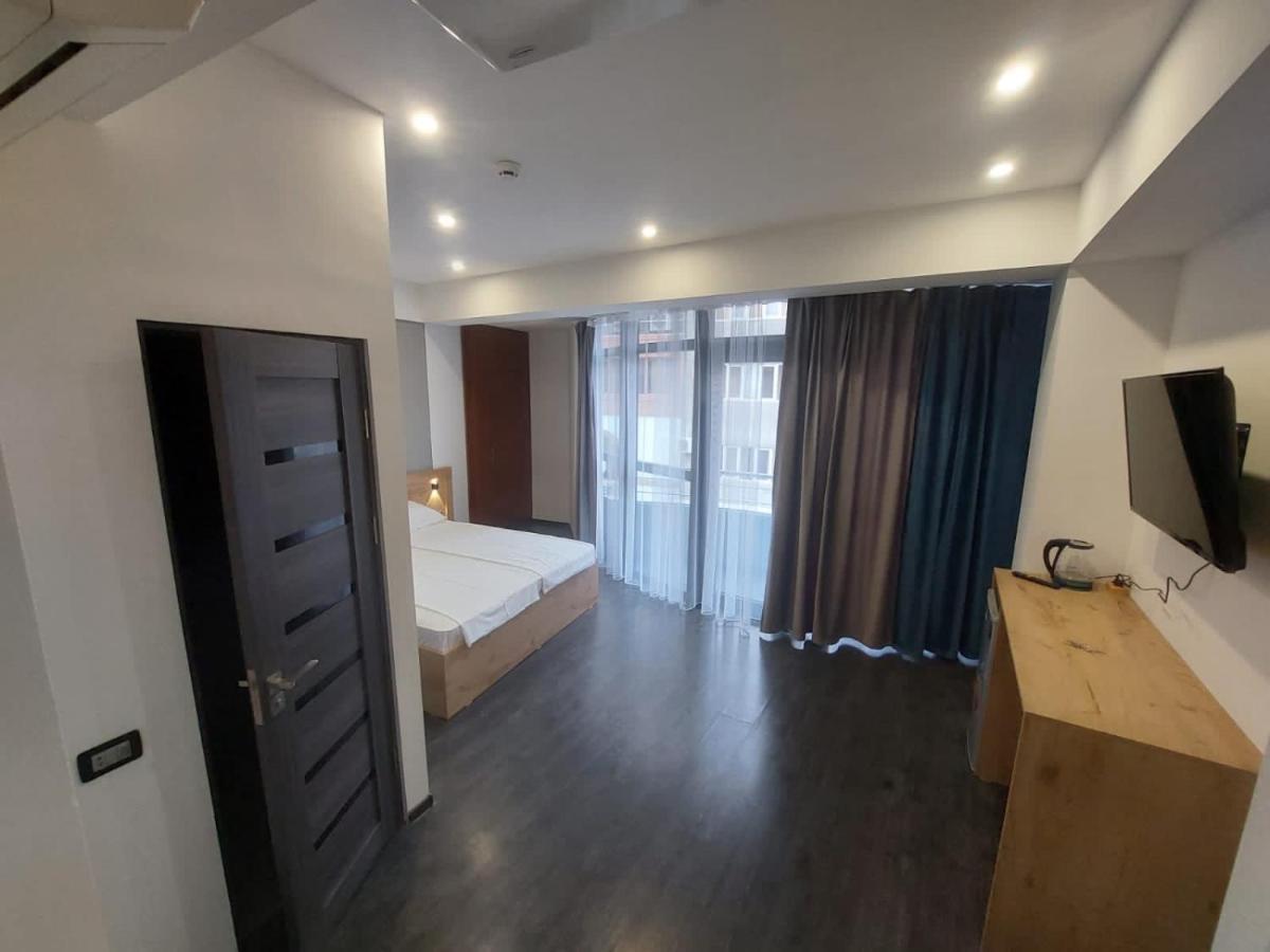 Friendly Hotel Erivan Exterior foto