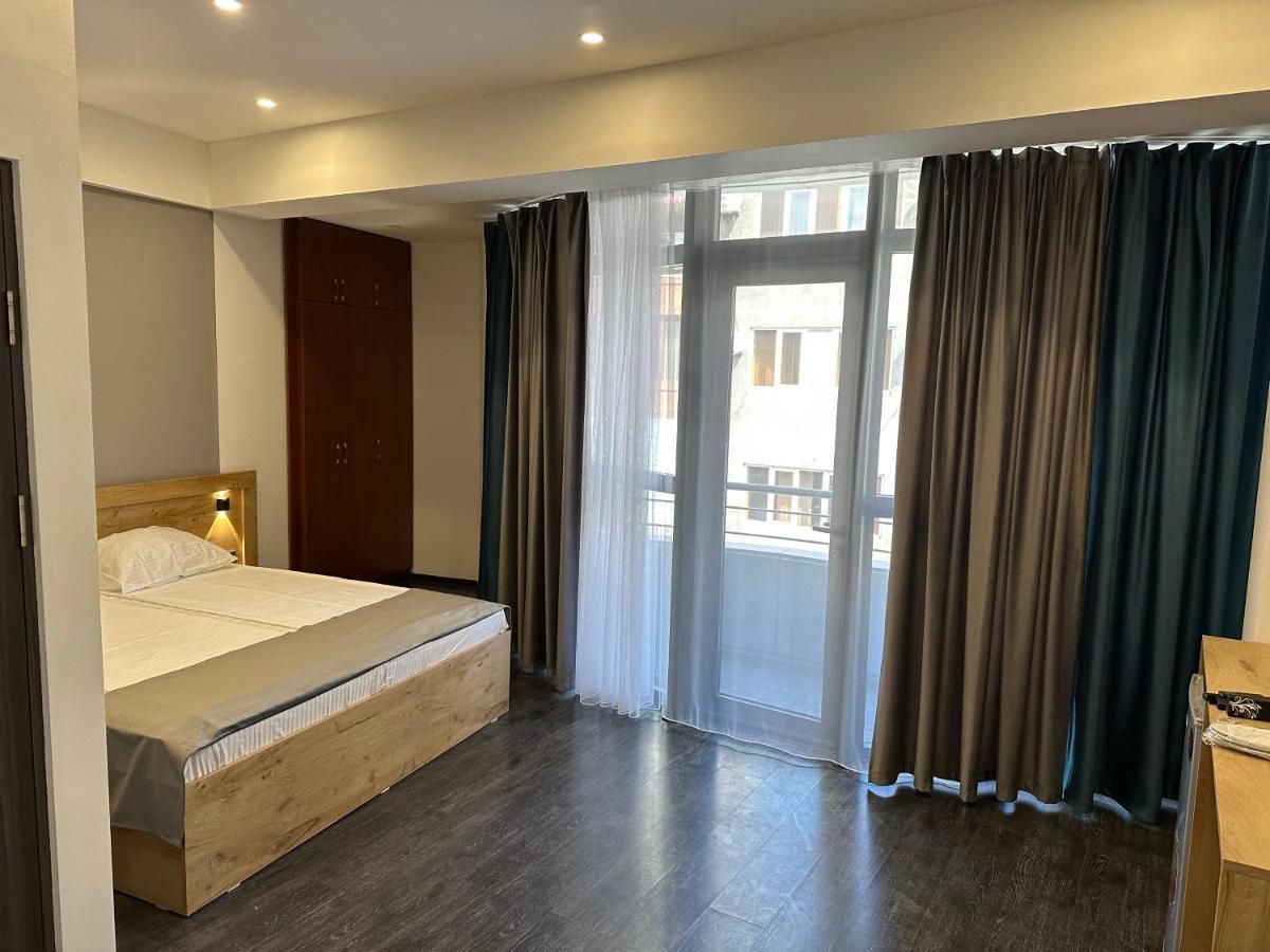 Friendly Hotel Erivan Exterior foto