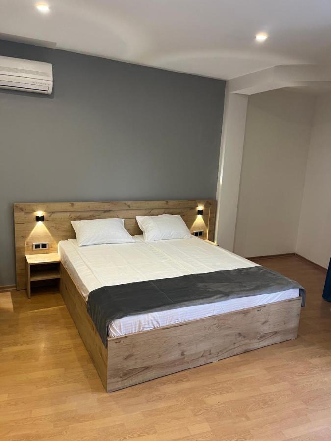 Friendly Hotel Erivan Exterior foto