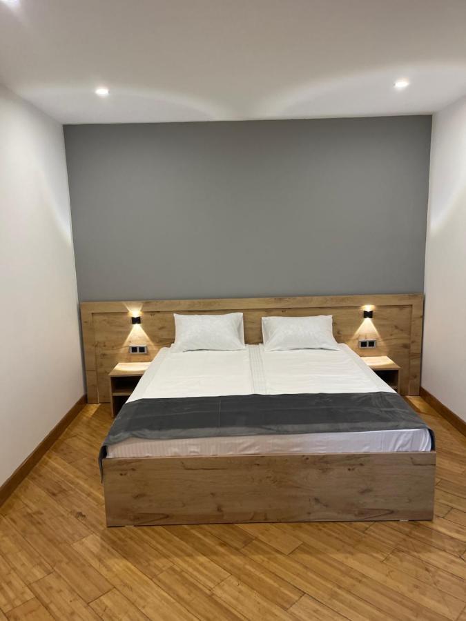 Friendly Hotel Erivan Exterior foto