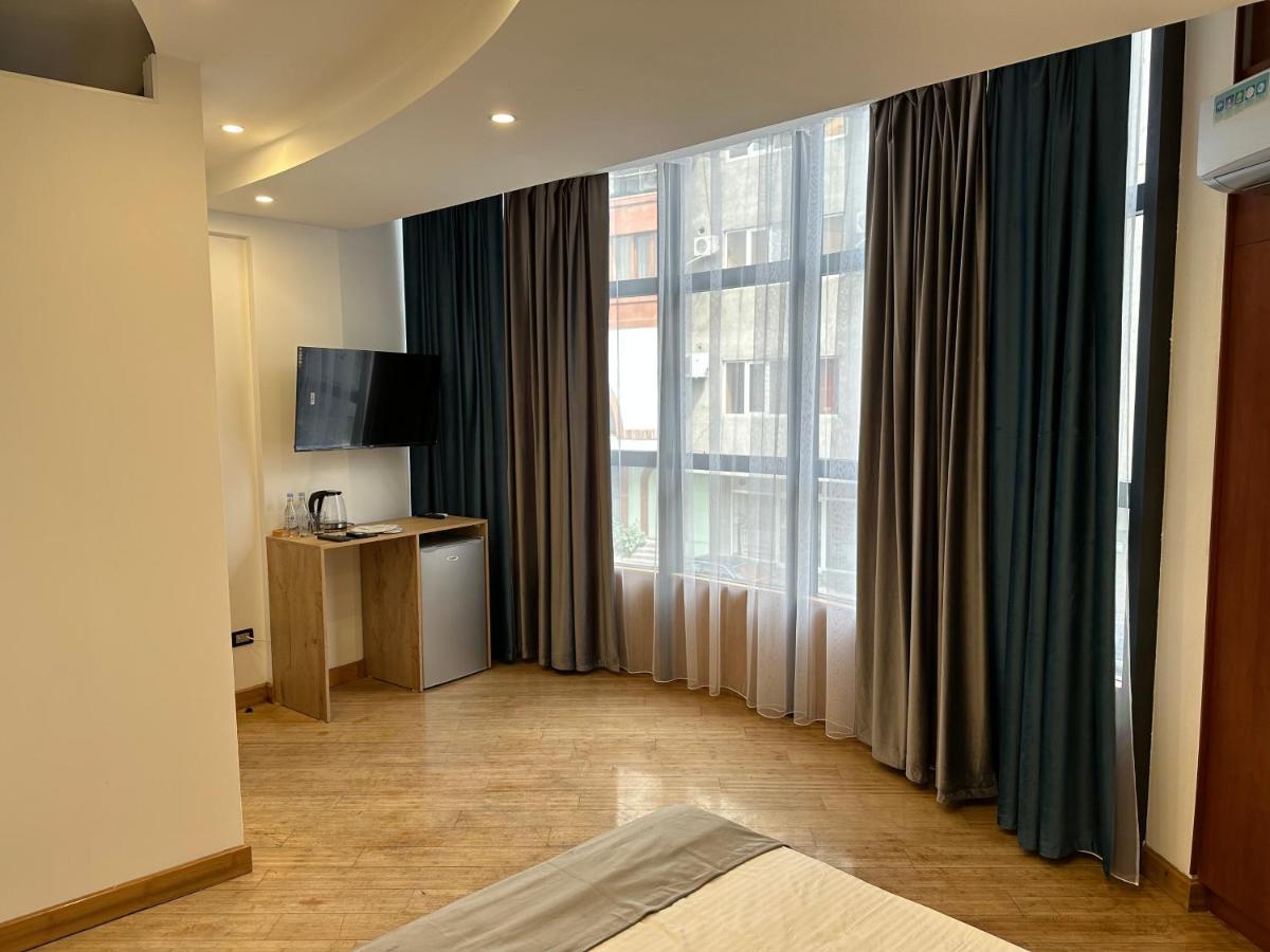 Friendly Hotel Erivan Exterior foto