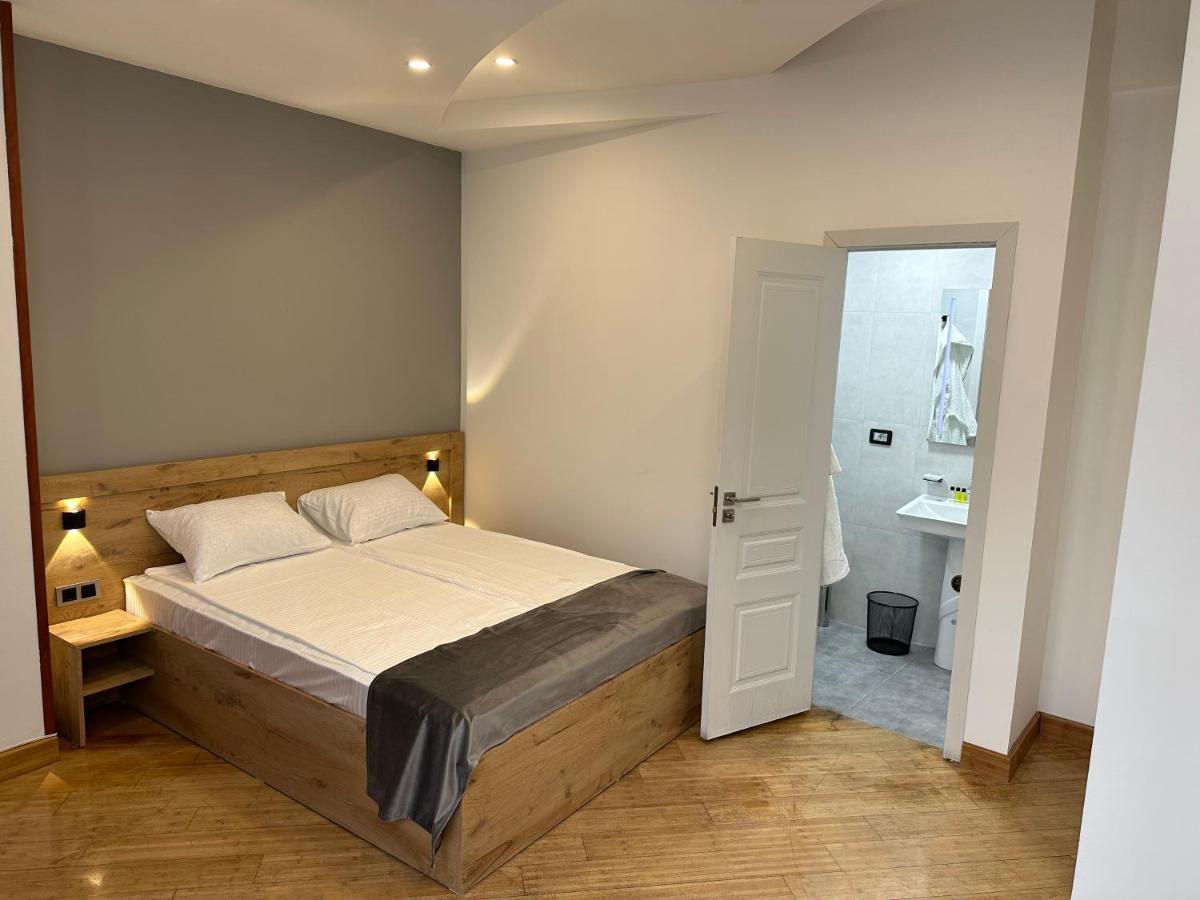 Friendly Hotel Erivan Exterior foto
