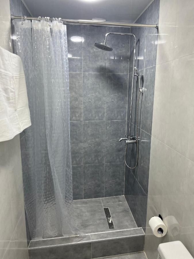 Friendly Hotel Erivan Exterior foto