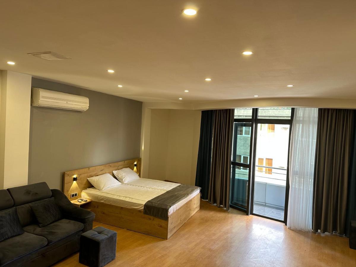 Friendly Hotel Erivan Exterior foto