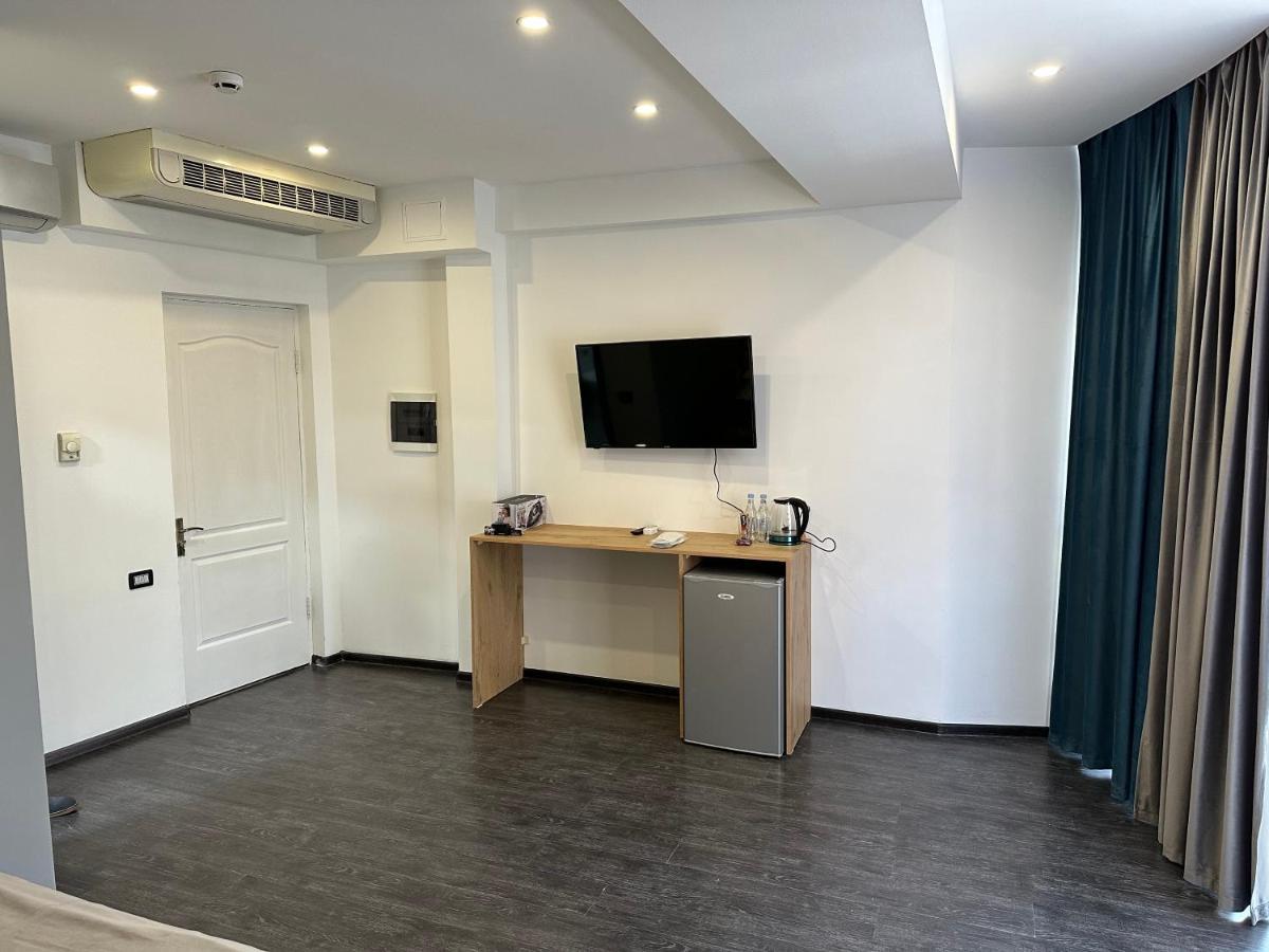 Friendly Hotel Erivan Exterior foto