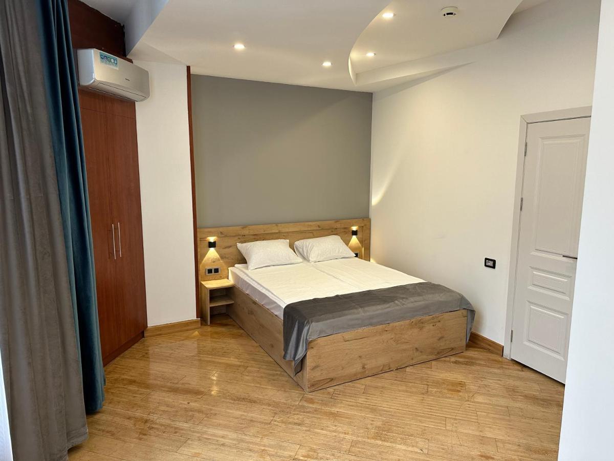 Friendly Hotel Erivan Exterior foto