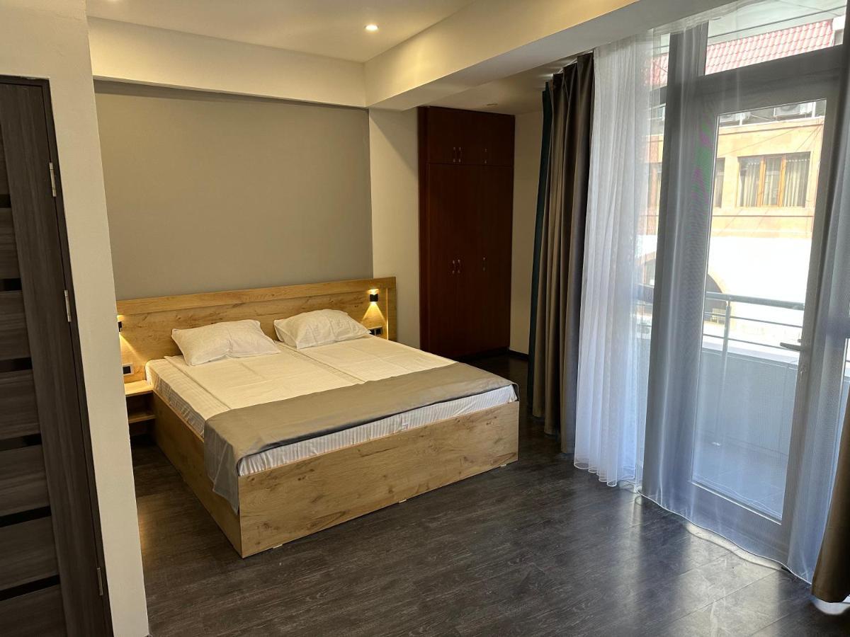 Friendly Hotel Erivan Exterior foto