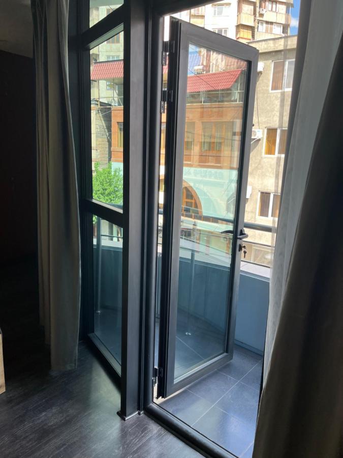 Friendly Hotel Erivan Exterior foto