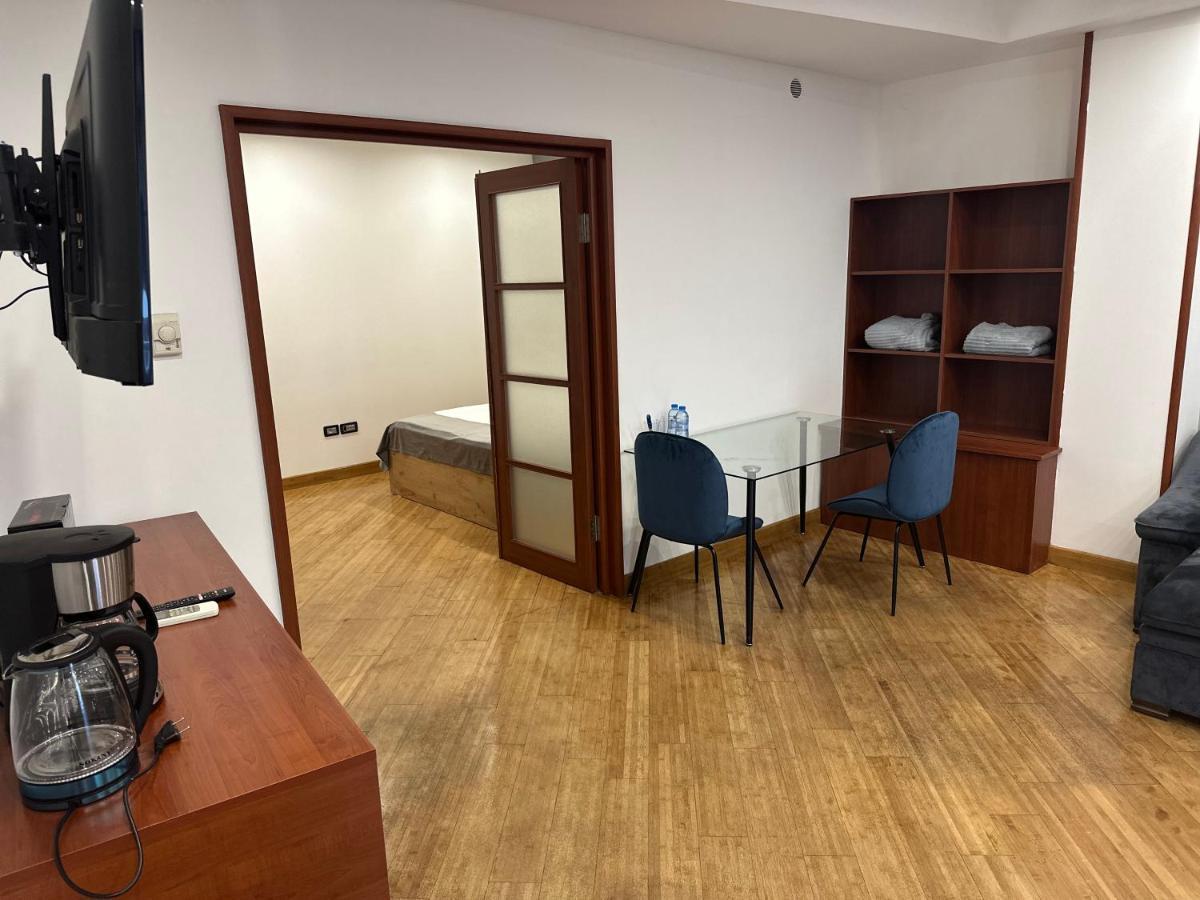 Friendly Hotel Erivan Exterior foto