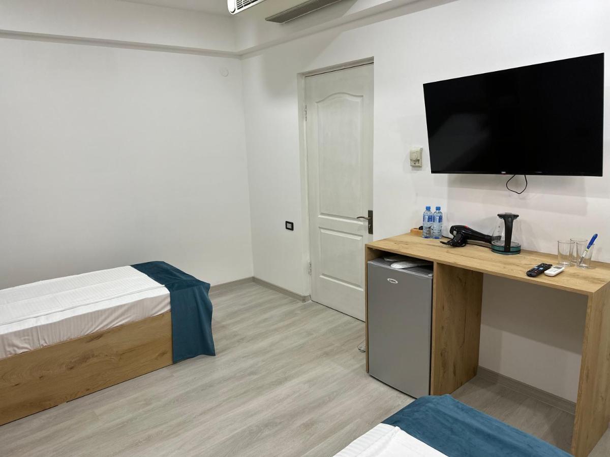 Friendly Hotel Erivan Exterior foto