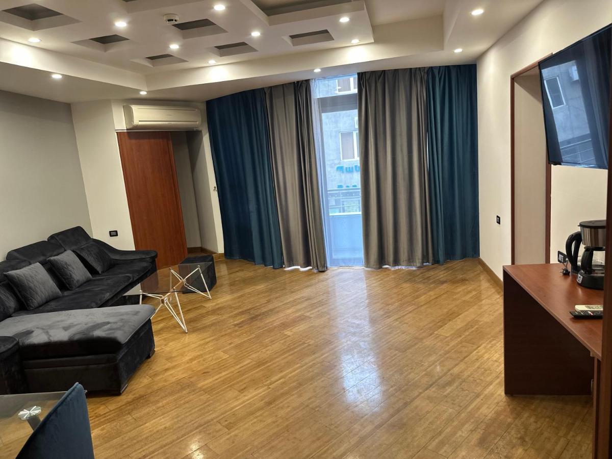 Friendly Hotel Erivan Exterior foto