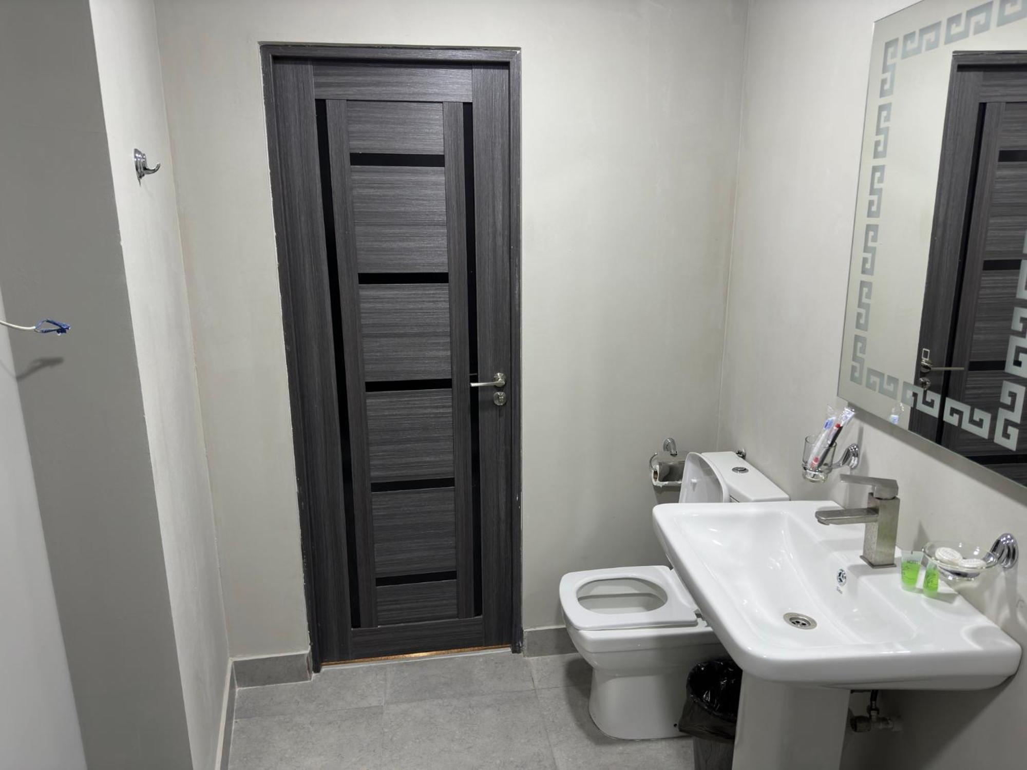 Friendly Hotel Erivan Exterior foto